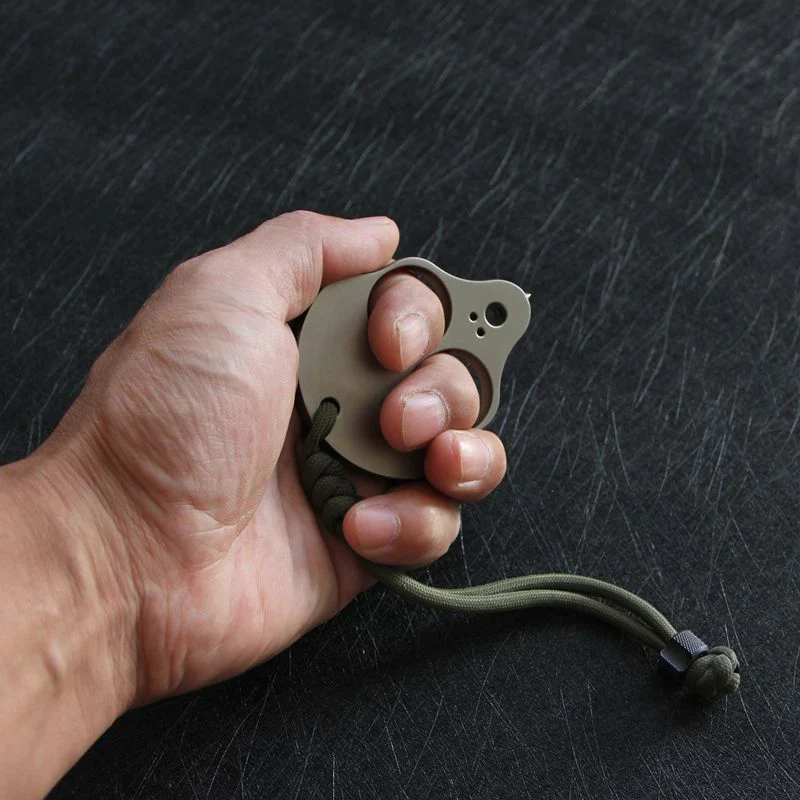 Alien Titanium Knuckle Duster Portable Self Defense - Image 4