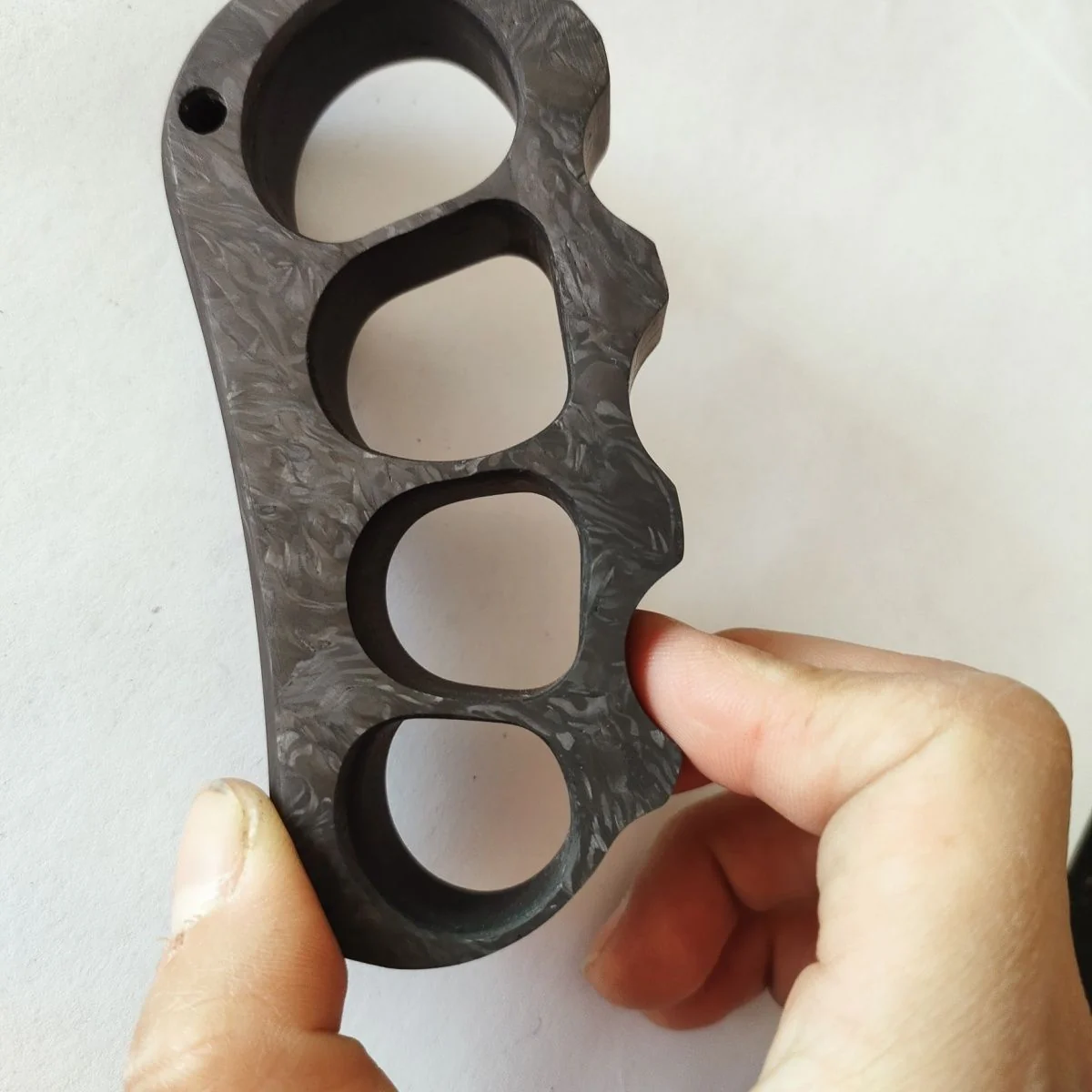 Carbon Fiber Knuckle Duster Boxing Four Finger Buckle Defense Window Breaker Outdoor EDC Tool - Image 4