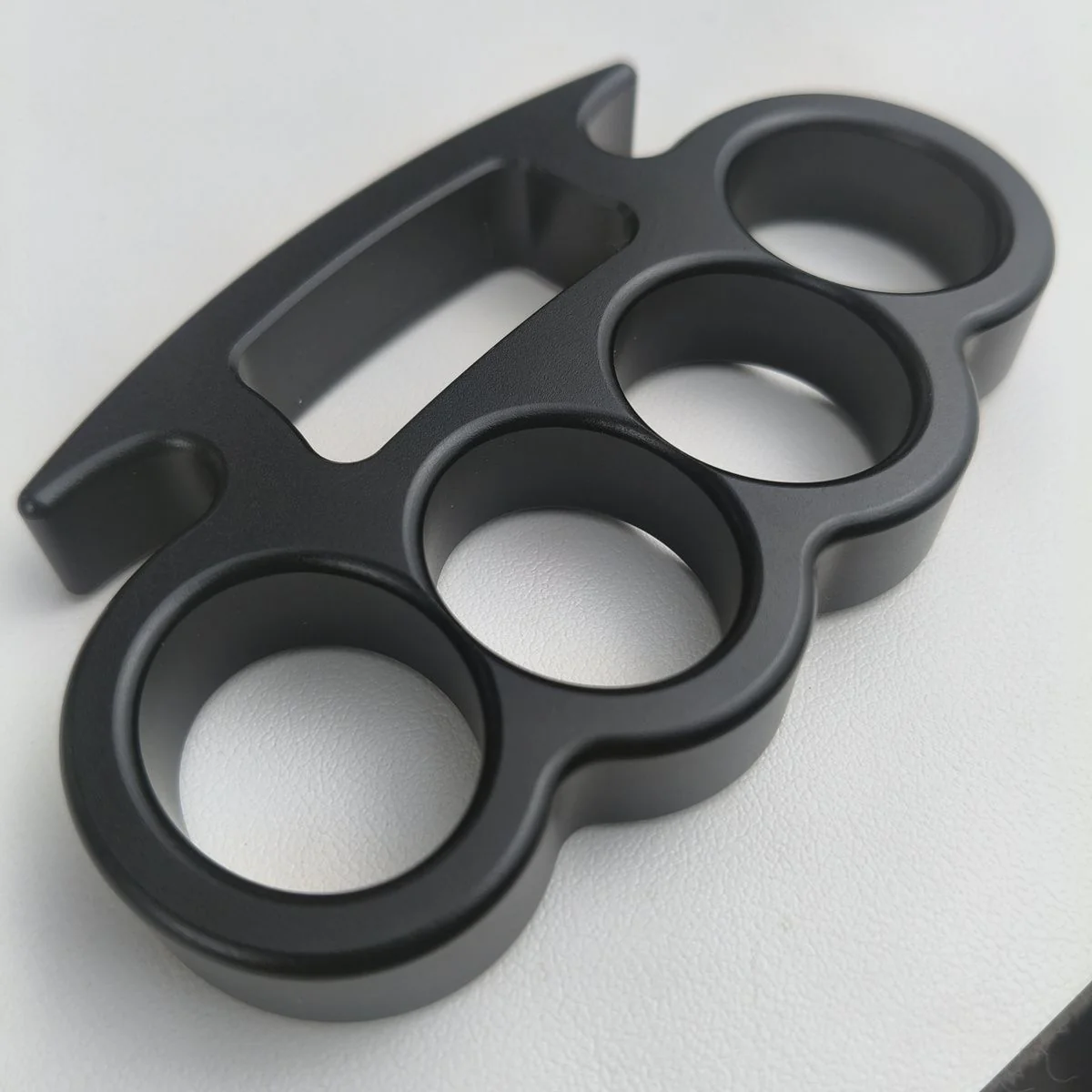 Classic Knuckle Duster Bottle-opening Self-defense Protective Gear - Image 5