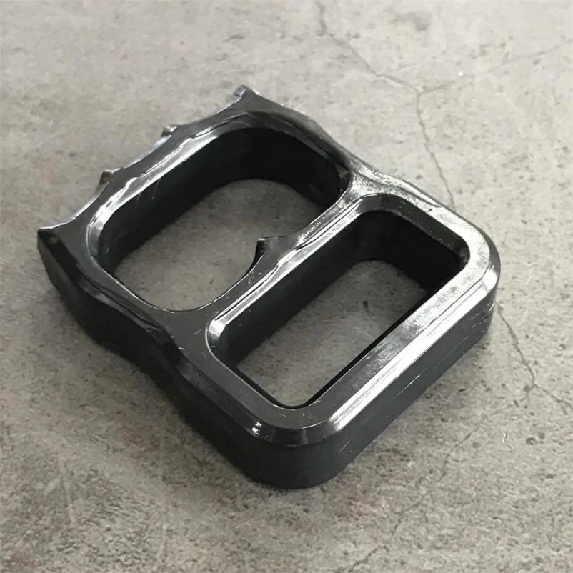 Compact Guardian: Two-Finger Knuckle Duster for Swift Self-Defense - Image 3