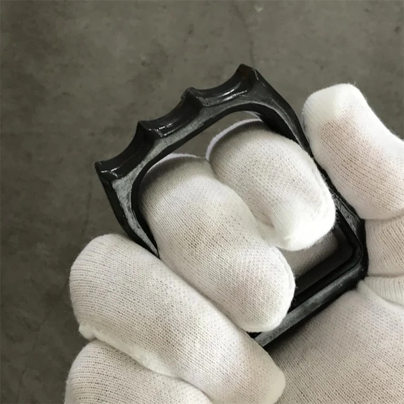 Compact Guardian: Two-Finger Knuckle Duster for Swift Self-Defense - Image 6