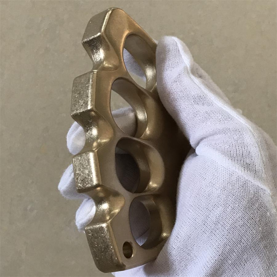 Creative Big Finger Hole Brass Knuckle Dusters - Image 4