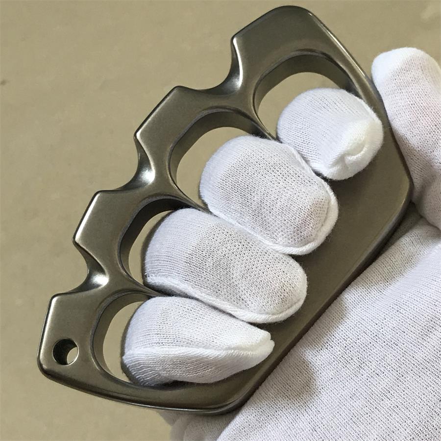 Creative Style Big Finger Hole Titanium Knuckle Dusters - Image 6