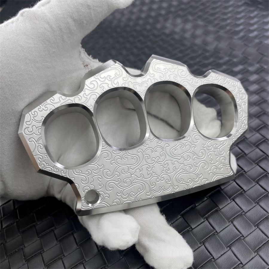 Engraved Pattern Knuckle Duster Sturdy Steel EDC Tool - Image 10