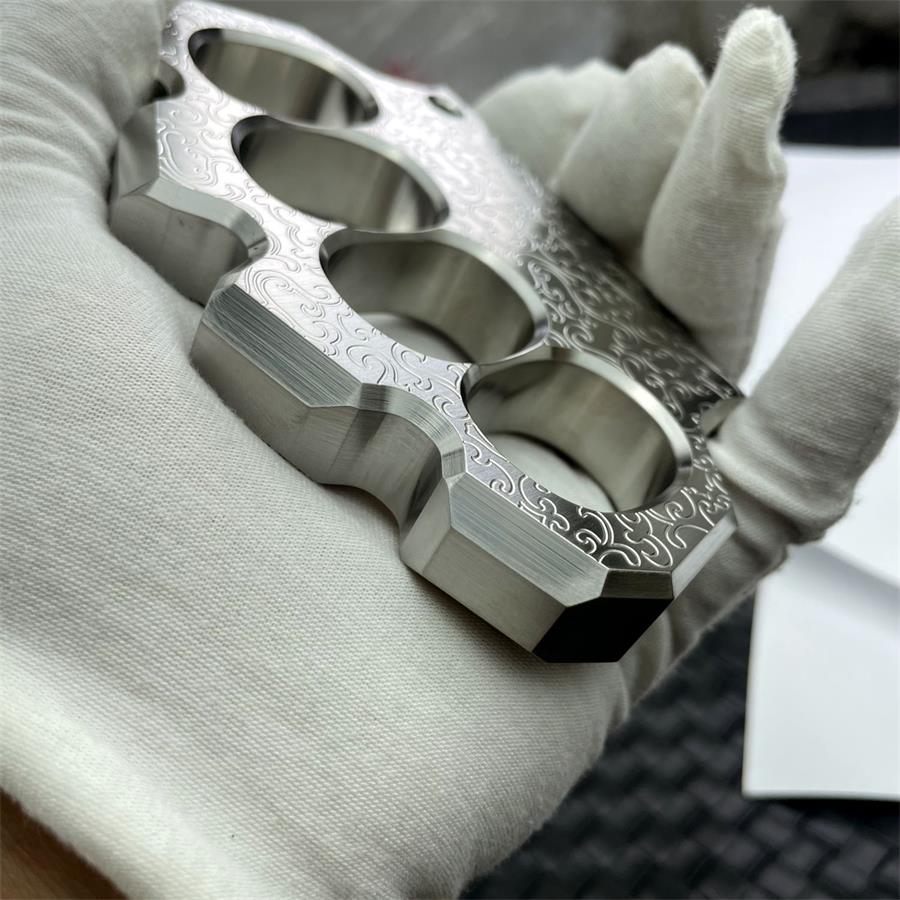 Engraved Pattern Knuckle Duster Sturdy Steel EDC Tool - Image 12