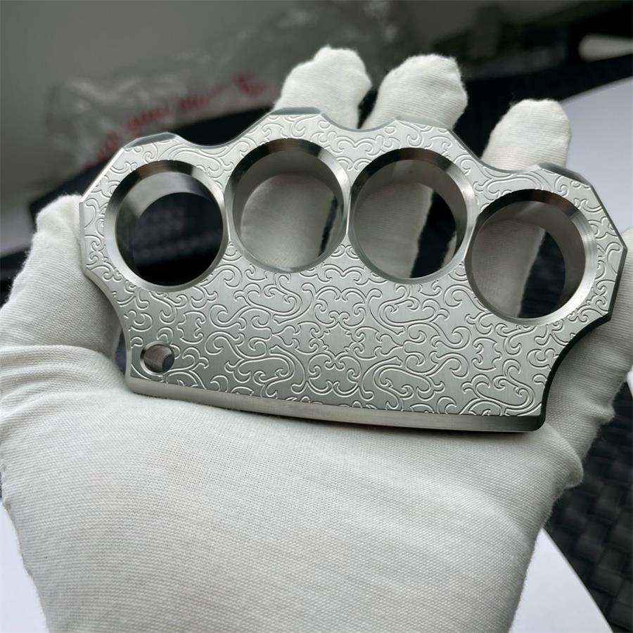 Engraved Pattern Knuckle Duster Sturdy Steel EDC Tool - Image 2