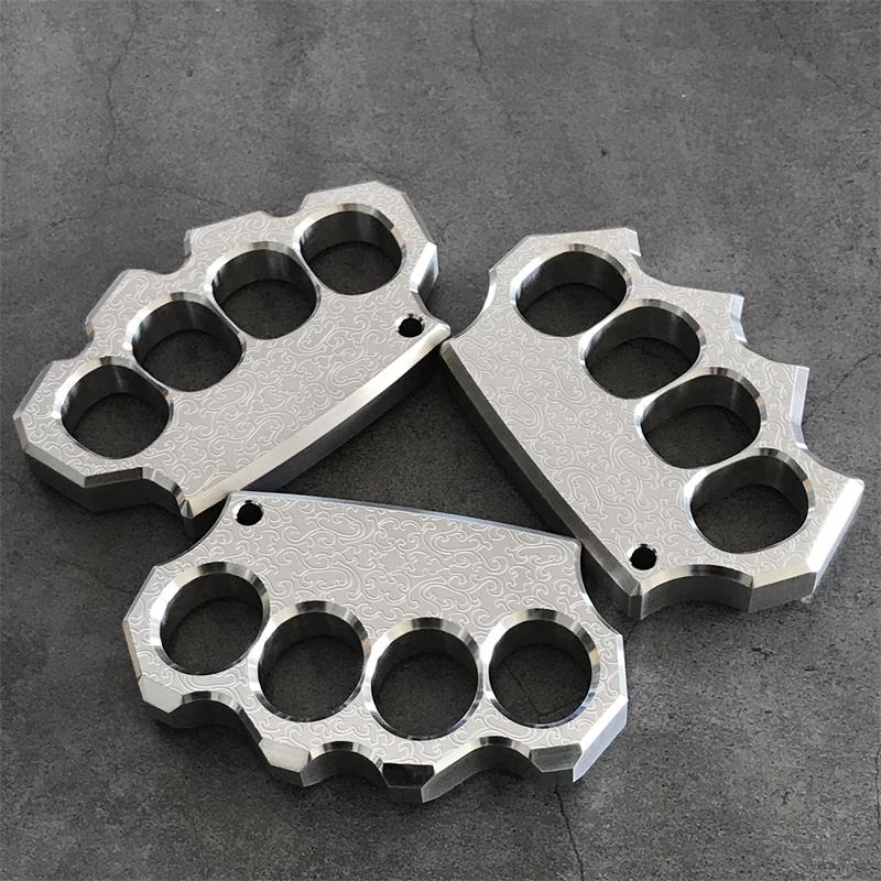Engraved Pattern Knuckle Duster Sturdy Steel EDC Tool - Image 4
