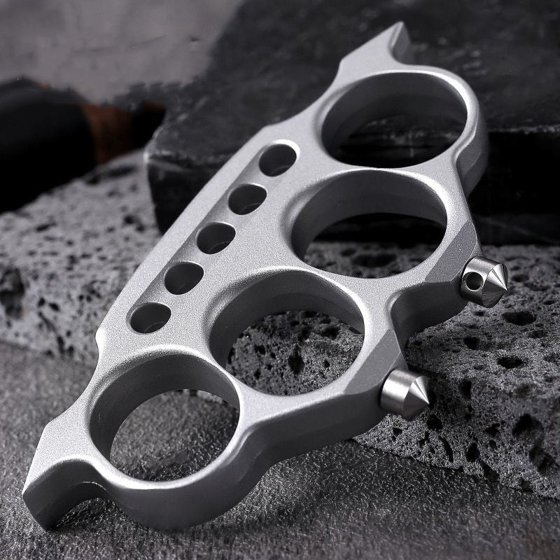 Knuckle Duster Self-defense Window Breaking Gear - Image 3