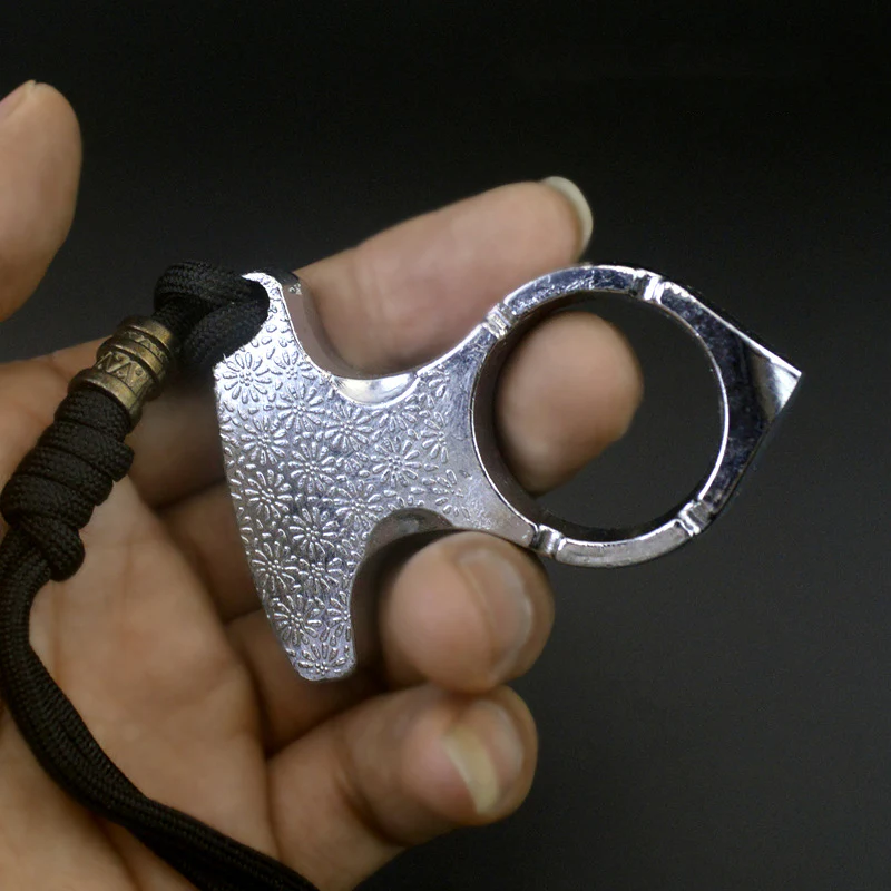Metal Thickened Knuckle Duster Finger Tiger Martial Arts Defense Combat Protective Gear A Finger Buckle Fist Buckle Broken Window EDC Tools - Image 3