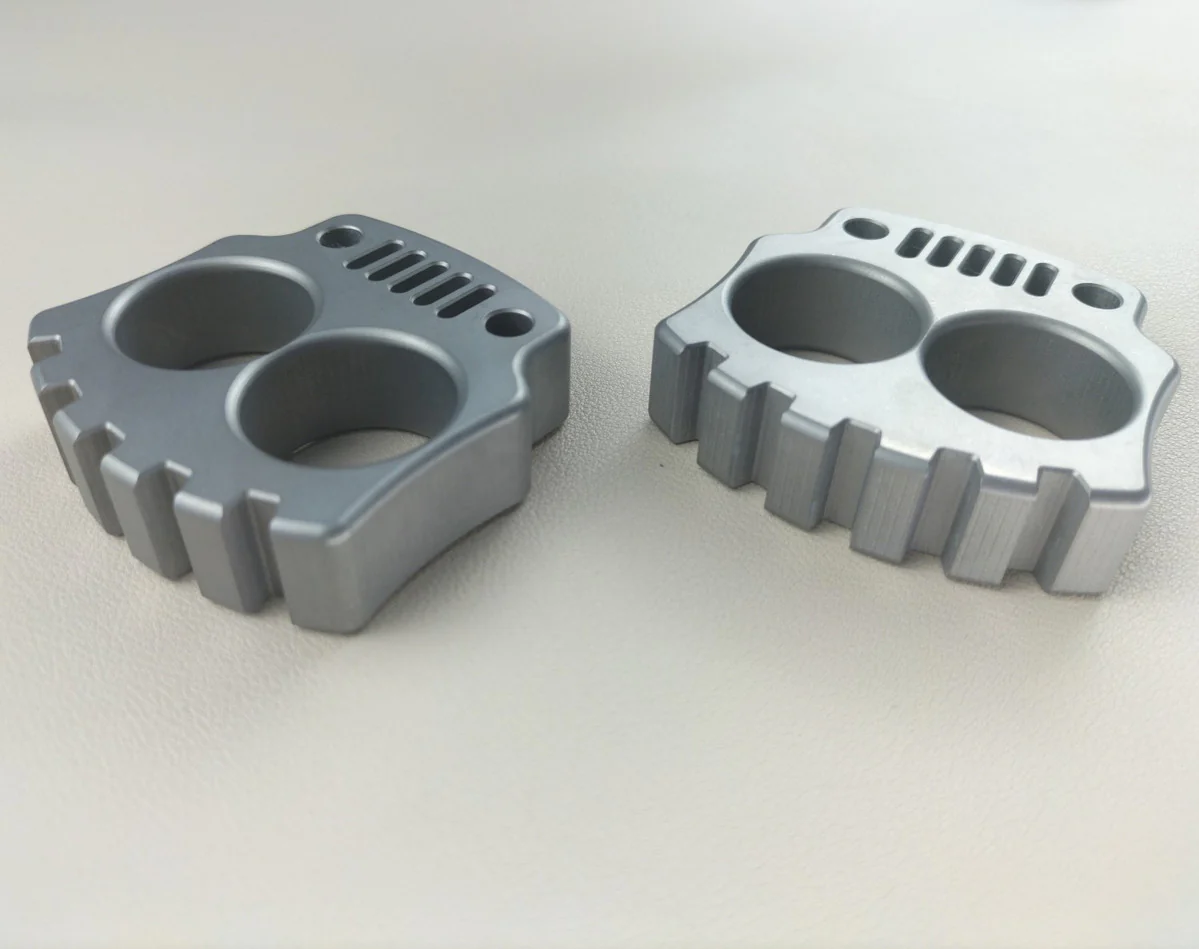 Mini thickened knuckle duster multifunctional broken window survival fighting boxing EDC tool - Image 10