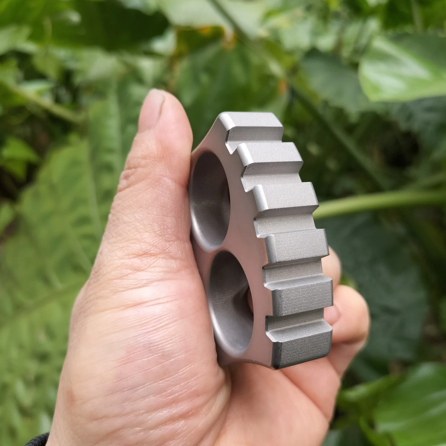Mini thickened knuckle duster multifunctional broken window survival fighting boxing EDC tool - Image 3