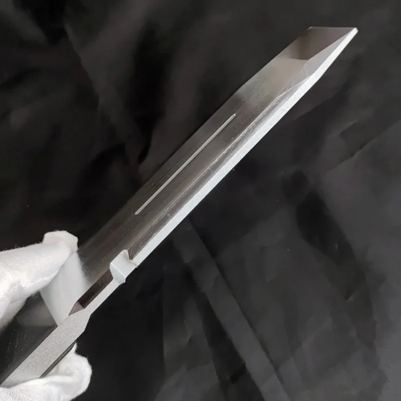 Multifunctional Crowbar Window Breaking Self-Defense EDC Tool - Image 6