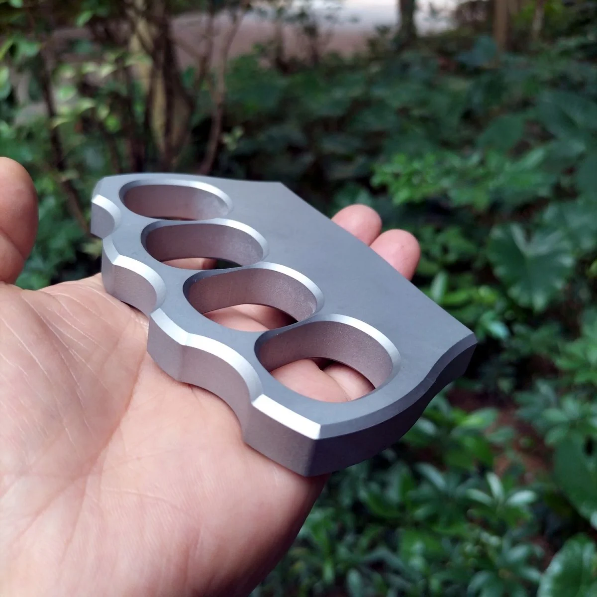 Outdoor Sturdy Knuckle Duster Boxing Combat Protective Gear Defense Window Breaker EDC Tool - Image 9