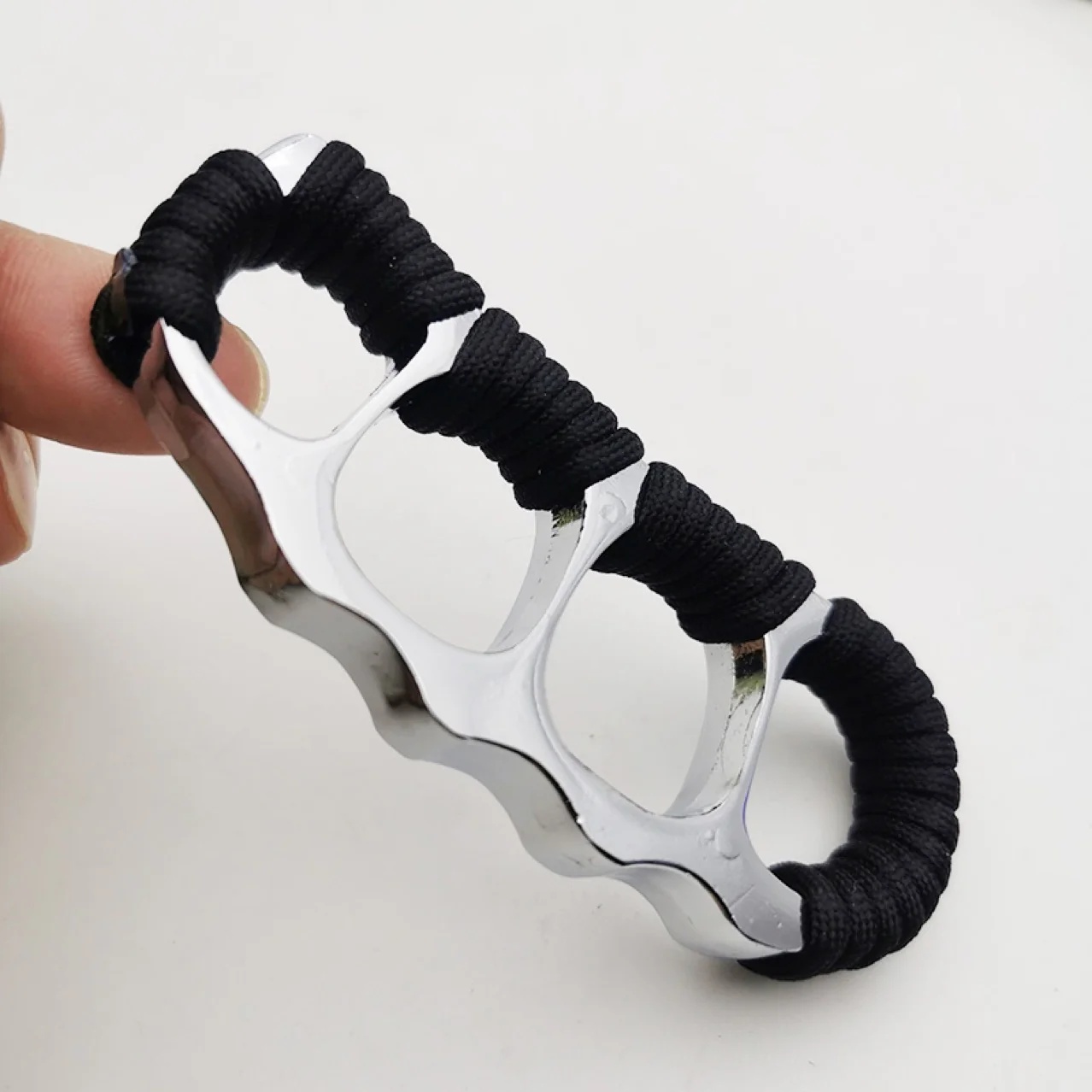 Self-defense Knuckle Duster Finger Tiger Tied Rope Four-finger Buckle Boxing Buckle Fighting Outdoor Sports Broken Window Boxing Gloves Supplies - Image 3