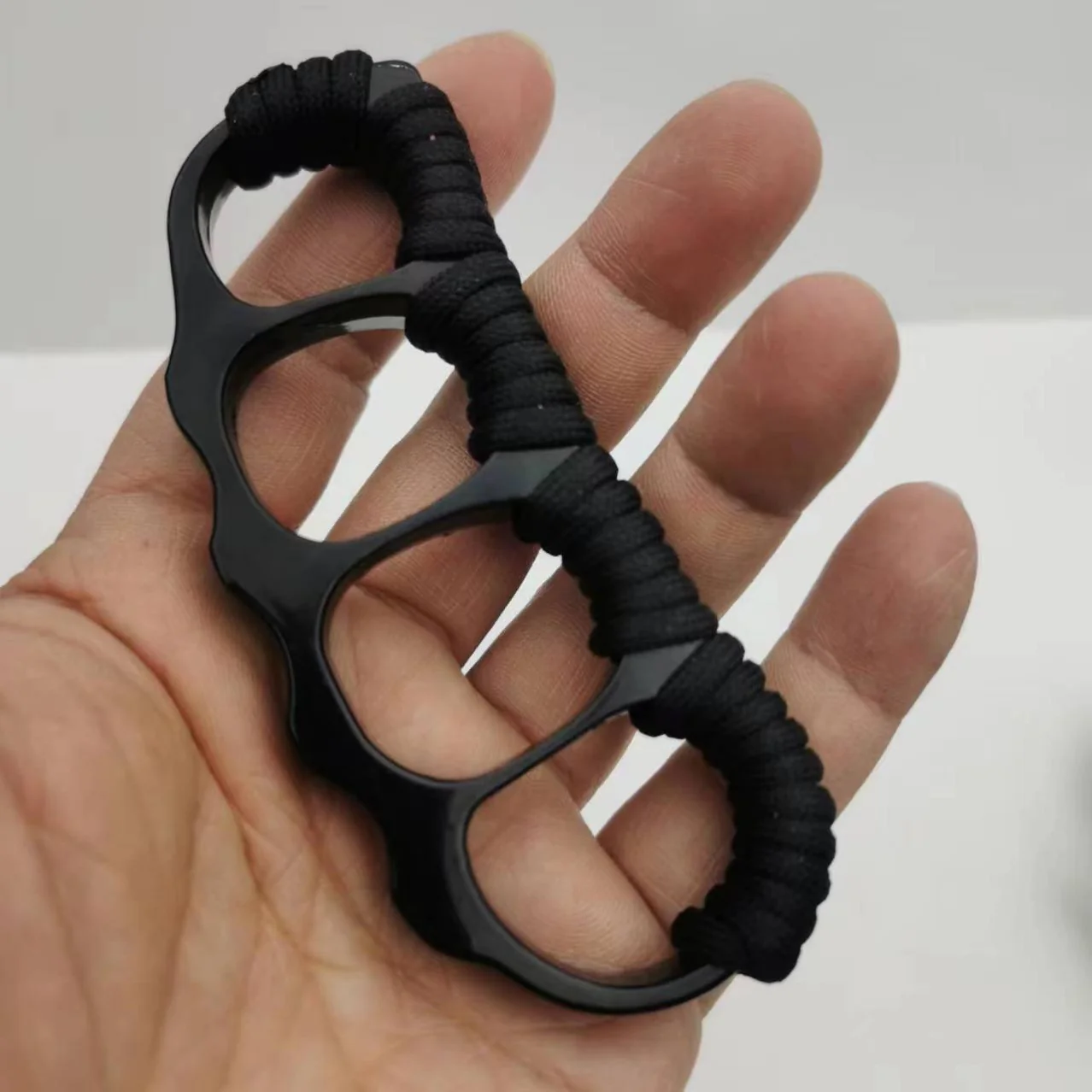 Self-defense Knuckle Duster Finger Tiger Tied Rope Four-finger Buckle Boxing Buckle Fighting Outdoor Sports Broken Window Boxing Gloves Supplies - Image 4