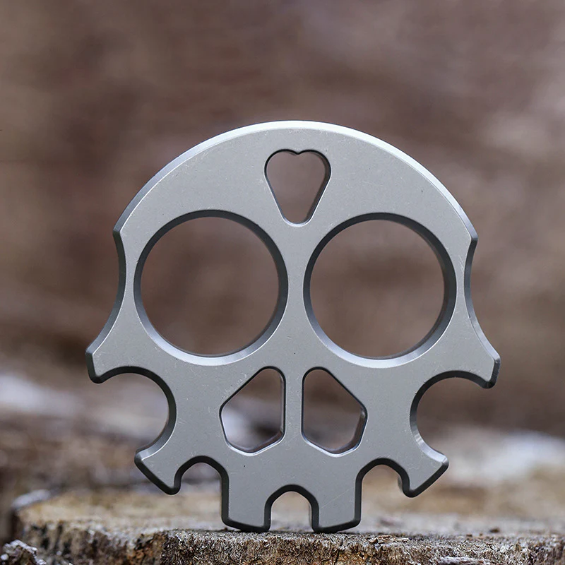 Skull Knuckle Duster Multifunctional Window Breaking EDC Tool - Image 7