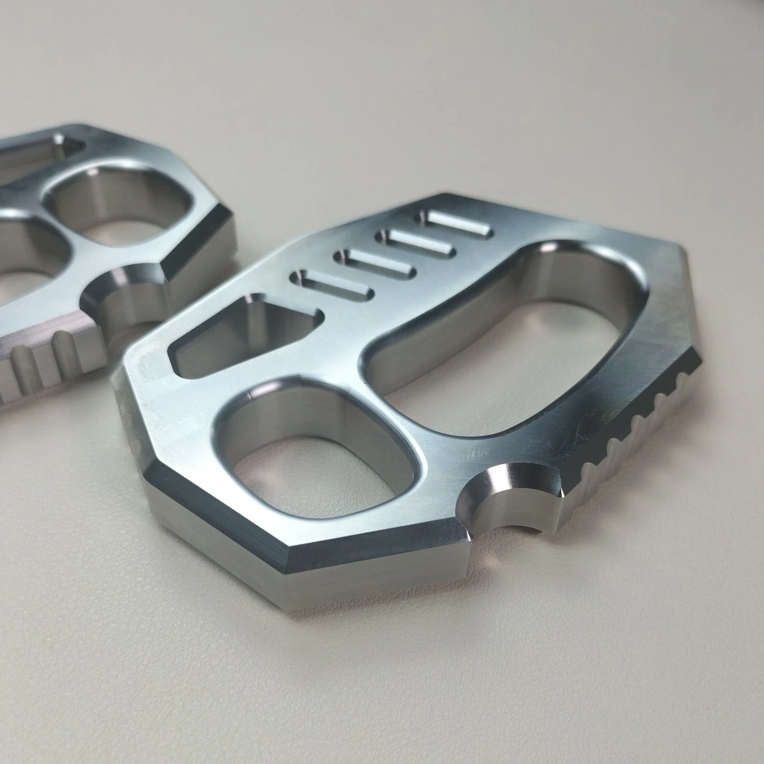 Solid 304 Stainless Steel Knuckle Duster Finger Buckle Self Defense Window Breaking EDC Tool Boxing Training Combat Guards - Image 5