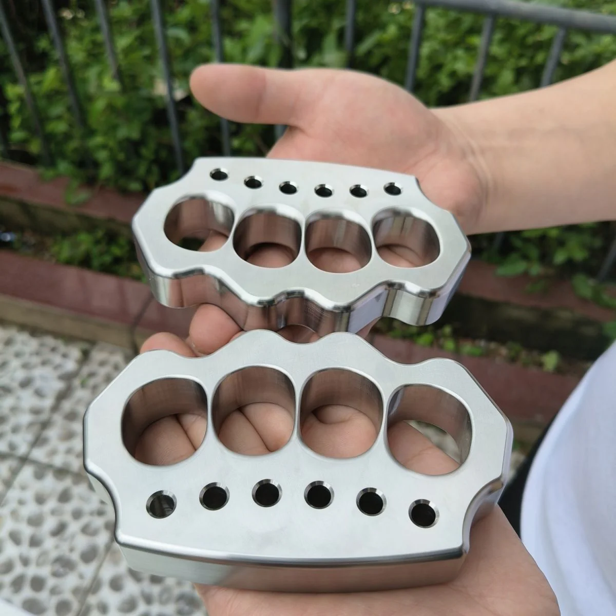 Solid Steel Knuckle Duster Boxing Broken Window Defense Tool - Image 10