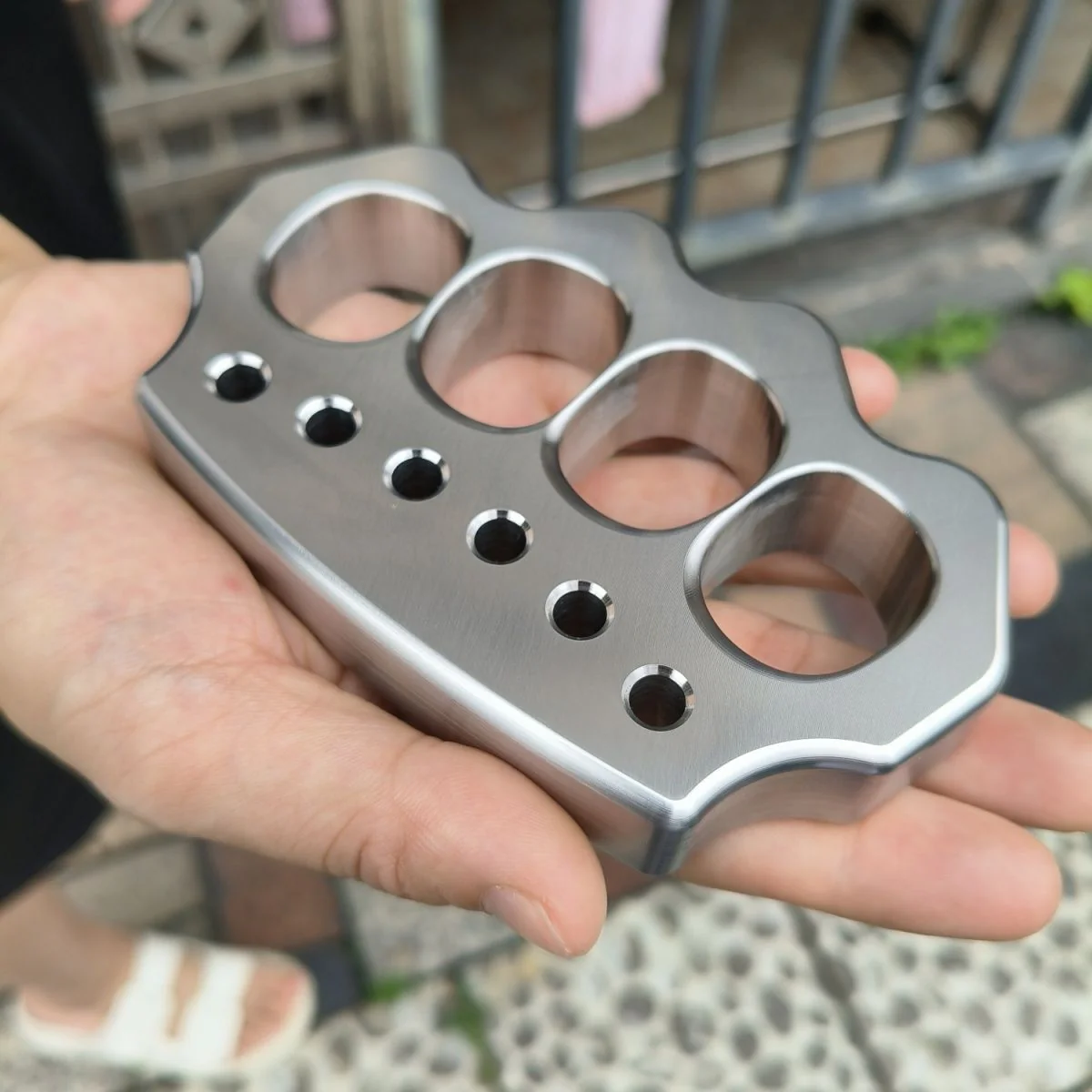Solid Steel Knuckle Duster Boxing Broken Window Defense Tool - Image 3