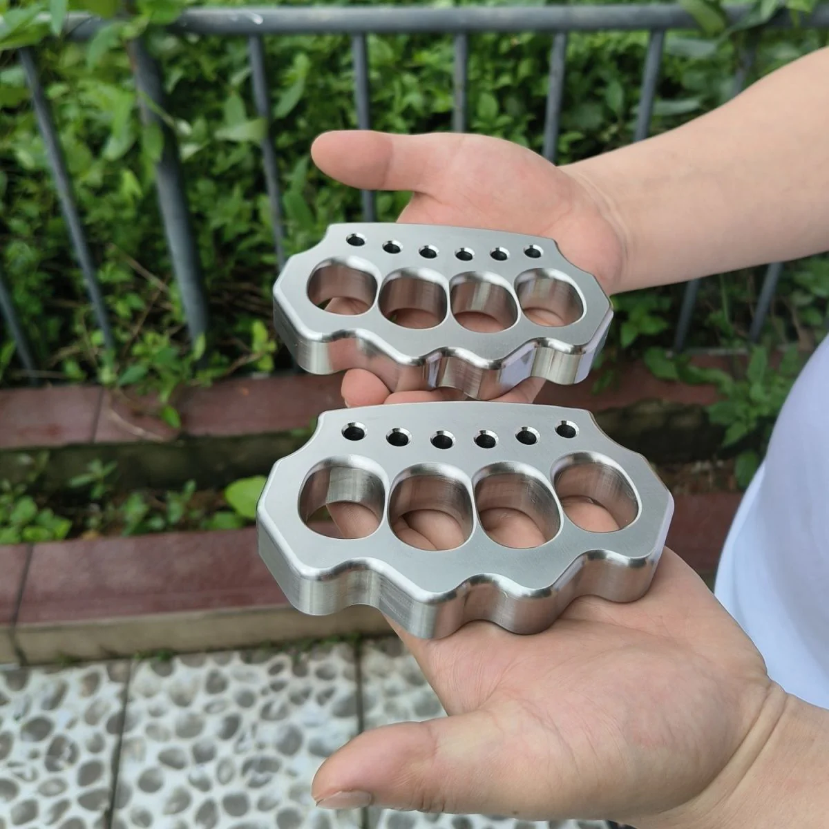 Solid Steel Knuckle Duster Boxing Broken Window Defense Tool - Image 7