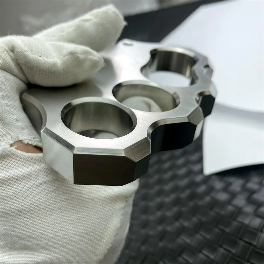 Solid Steel Knuckle Duster Outdoor Self-defense EDC Tool - Image 5