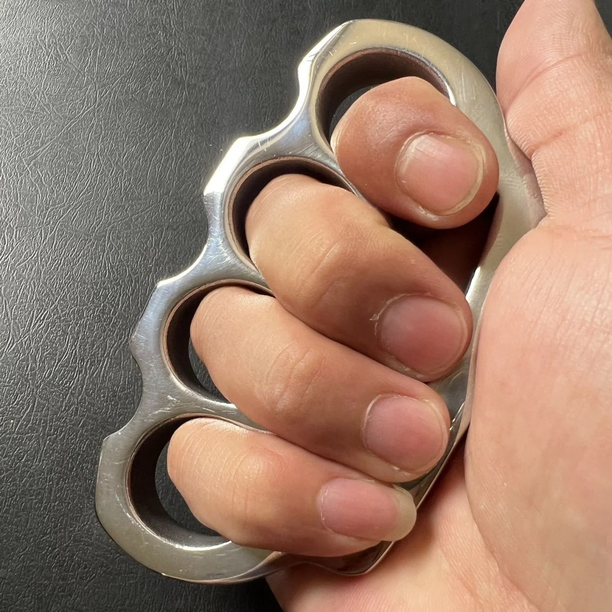 Solid Steel Knuckle Duster Self-Defense Window Breaker EDC Tool - Image 5
