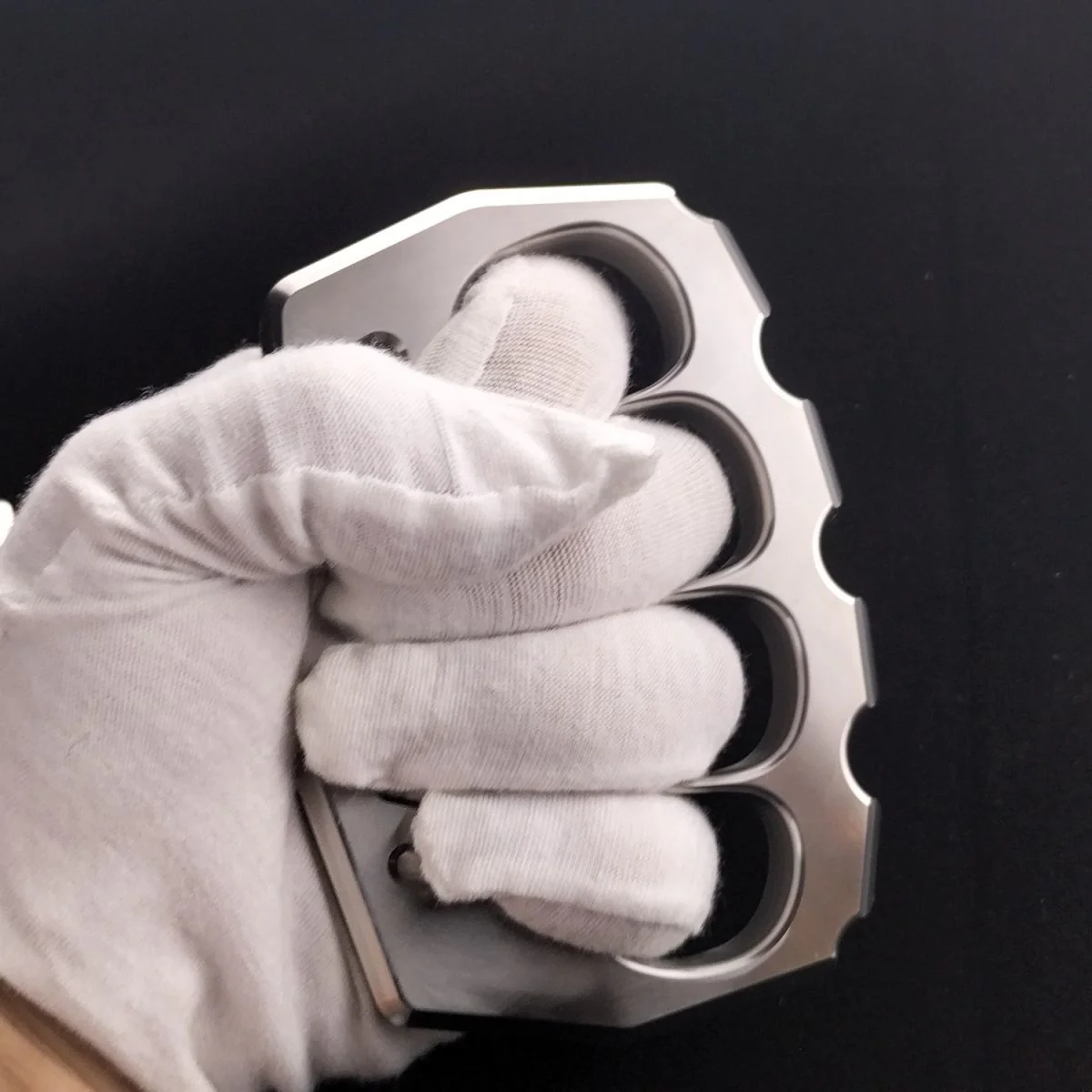 Solid Steel Knuckle Duster Self-defense Window Breaking EDC Tool Outdoor Boxing Training Combat Protective Gear - Image 5