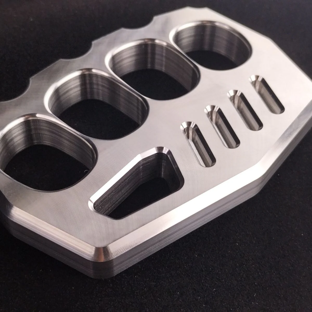Solid Steel Knuckle Duster Self-defense Window Breaking EDC Tool Outdoor Boxing Training Combat Protective Gear - Image 6