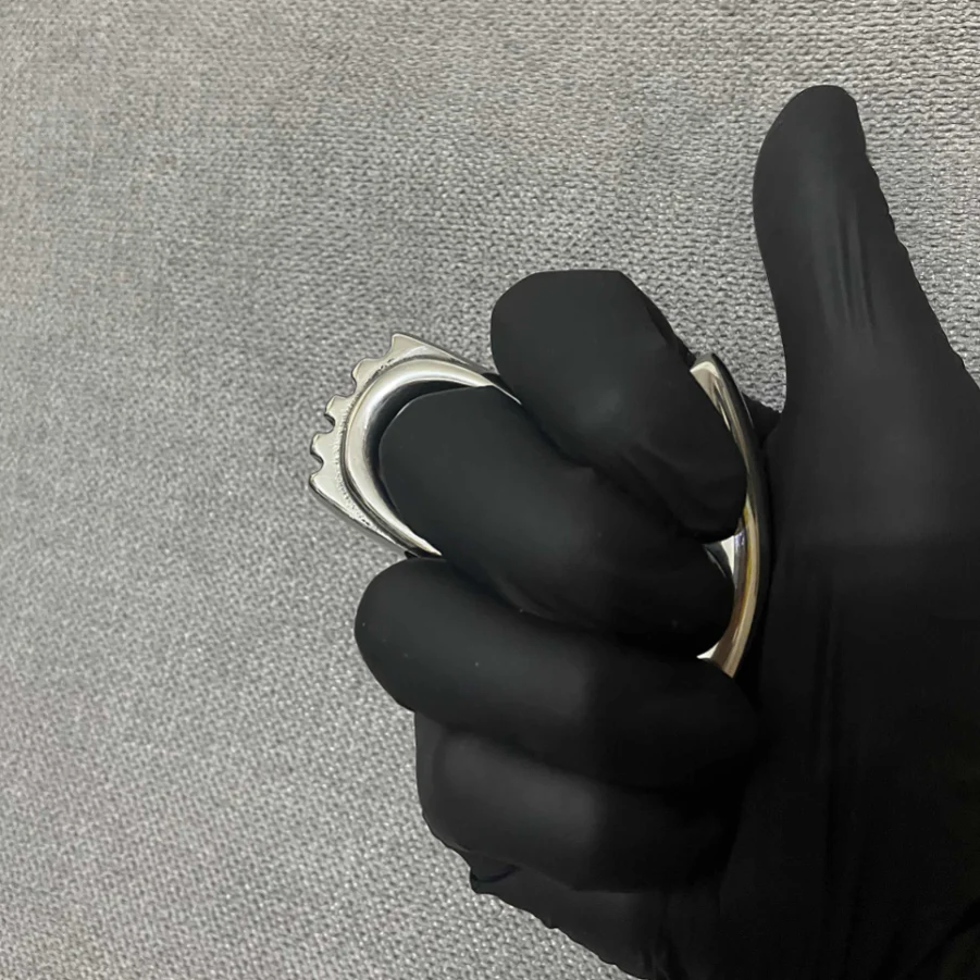 Solid Steel Right Hand Single Finger Knuckle Duster - Image 2