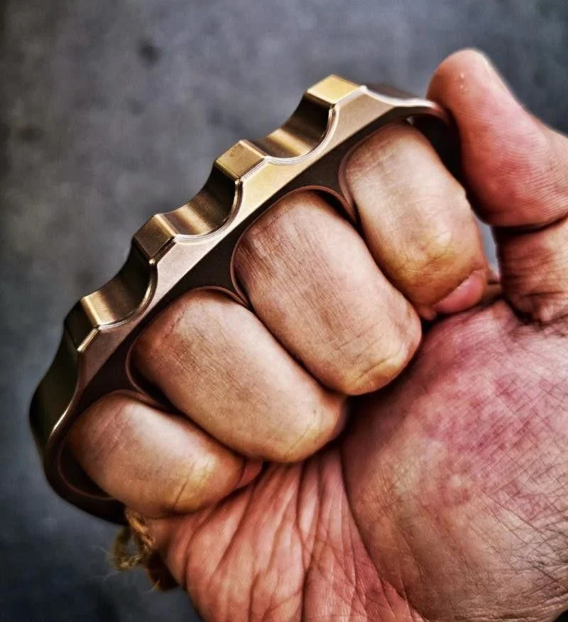 Solid Sturdy Knuckle Duster Boxing Self Defense Four Finger Buckle Window Breaker Outdoor Camping EDC Tool - Image 2