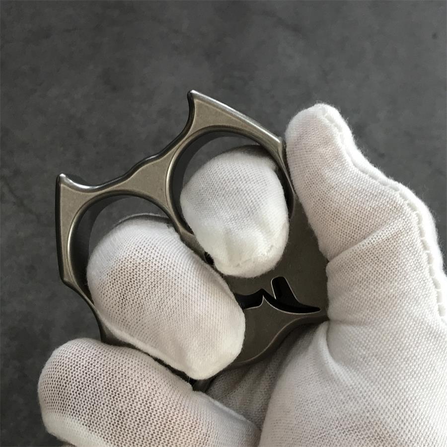 TC21 Titanium Alloy Dog Head Knuckle Duster - Image 3