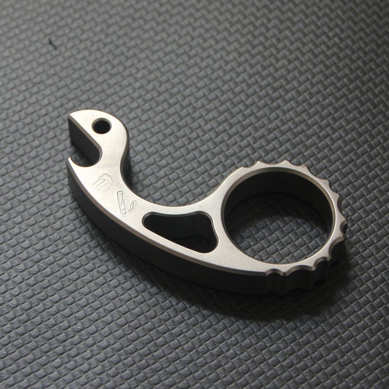 Titanium Alloy Snail Knuckle Duster Multi-function EDC Tool - Image 5